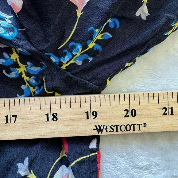 NWOT Equipment Femme Floral Silk Long Sleeve Blouse - Picture 5 of 7